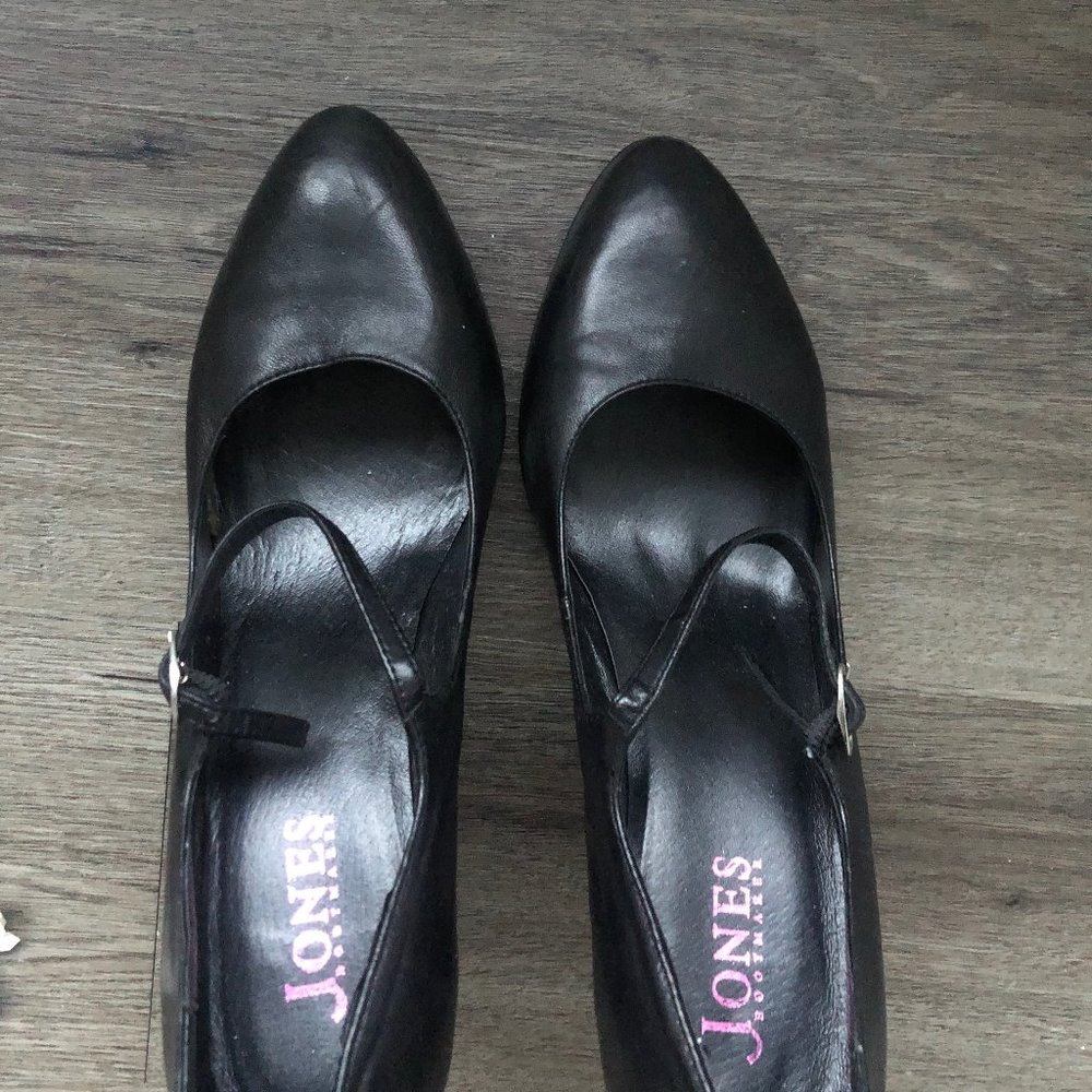 Jones. Mary Jane Heels. Real leather. US 10. 3.5 inches